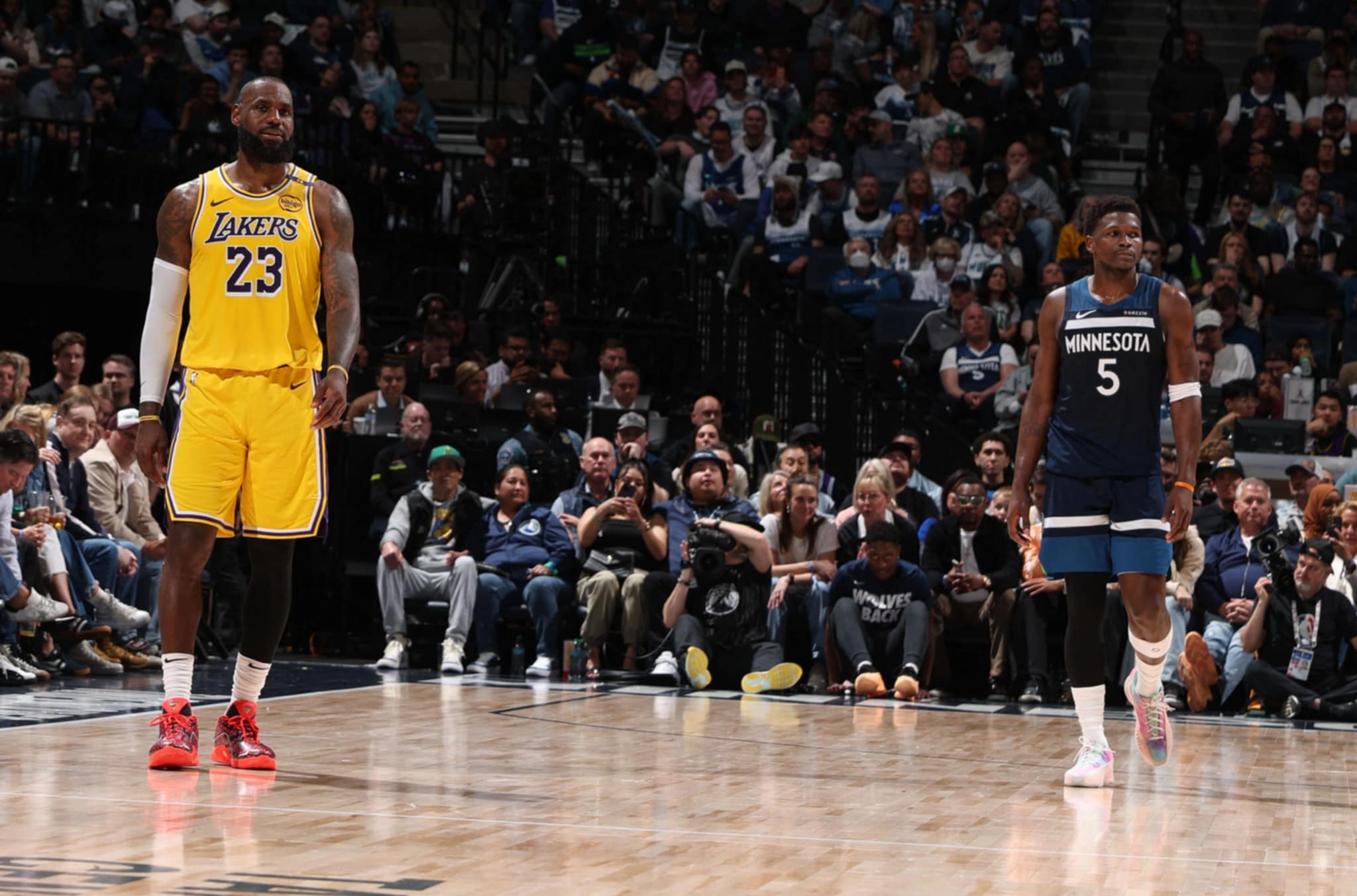 Timberwolves outlast Lakers to take 2-1 series lead